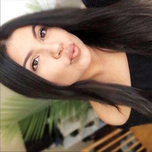 Meet your Posher, Iris